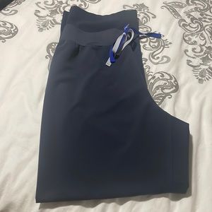 COPY - Figs scrubs. XL Catarina top and L high waisted Livingston bottoms.